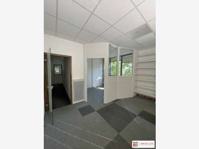 A vendre bureaux de 319m² au 1er étage à Vannes