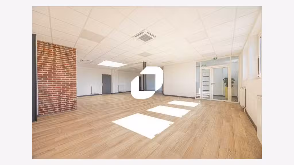 Vente Bureaux 305m² Vaux le penil
