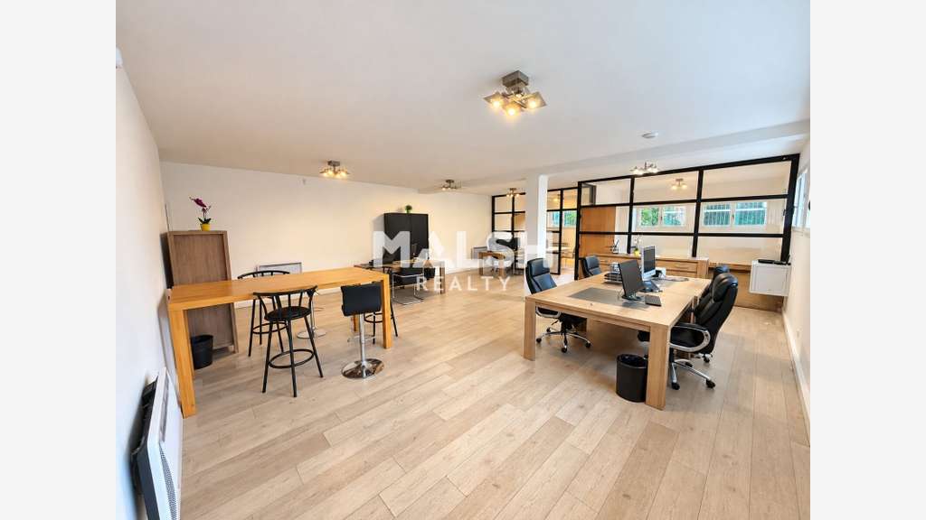 Bureaux - A Vendre - 101 m² - VENISSIEUX