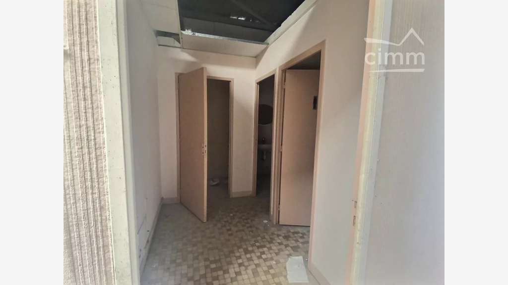 AV bureau 250m² à aménager à Vineuil 
