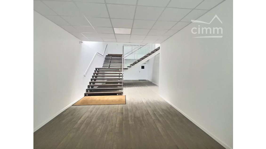AV bureau 250m² à aménager à Vineuil 