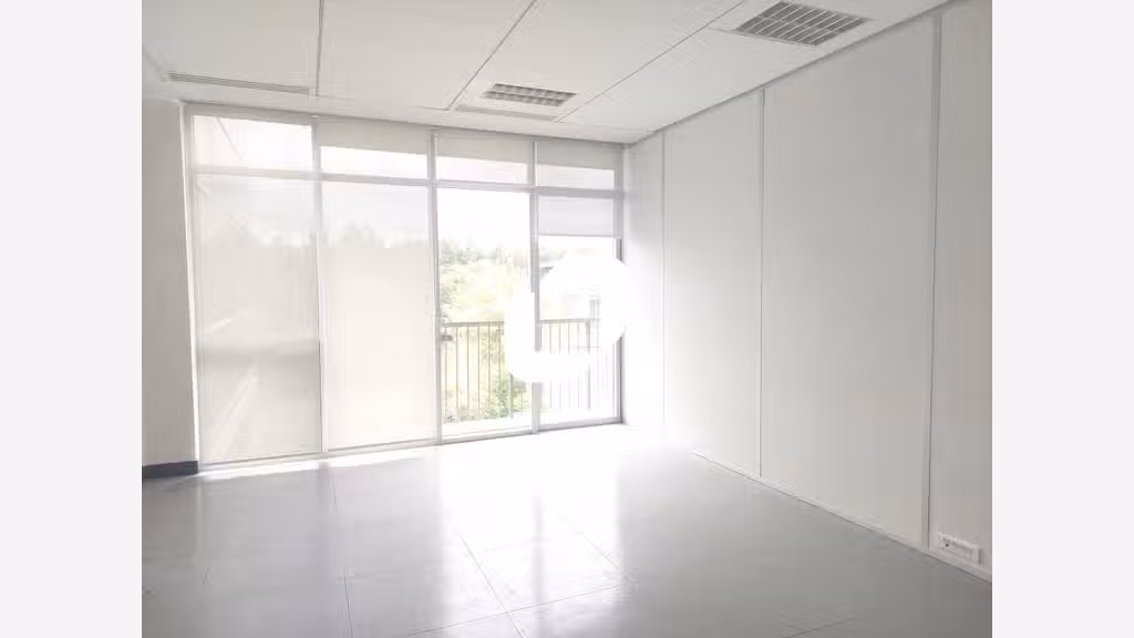 Vente Bureaux 2425m² Voisins le bretonneux