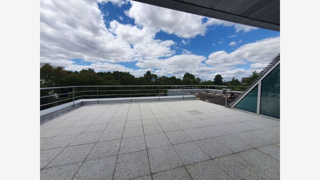 Bureaux de 136m² à vendre en R+2 zone Bordeaux Lac