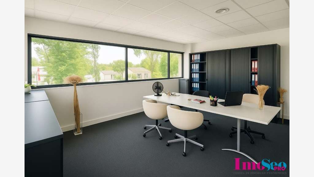 Bureaux de 185m² à vendre en zc à Sainte Eulalie