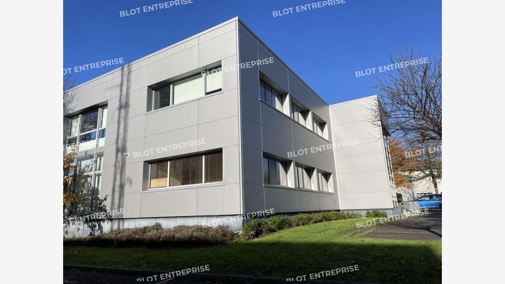 A vendre à louer bureaux 278m² R+1 Saint-Grégoire