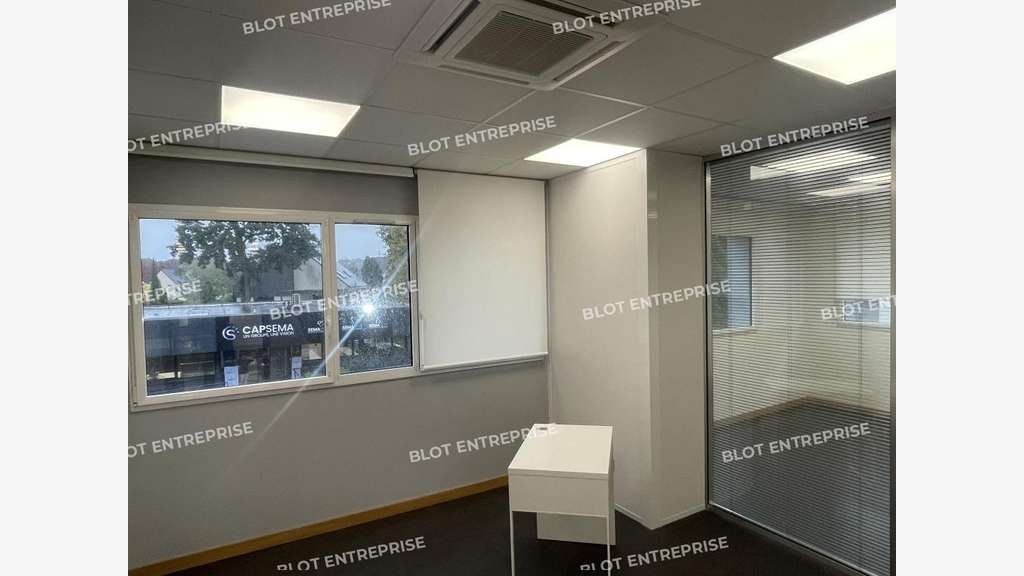 A vendre à louer bureaux 278m² R+1 Saint-Grégoire