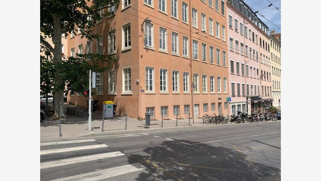Bureaux 335m² sur 2 niveaux à vendre Lyon 69001