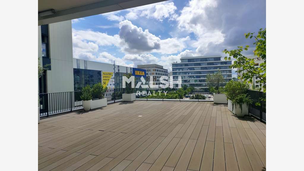 Bureaux de 5 227m² divisibles à louer à Venissieux