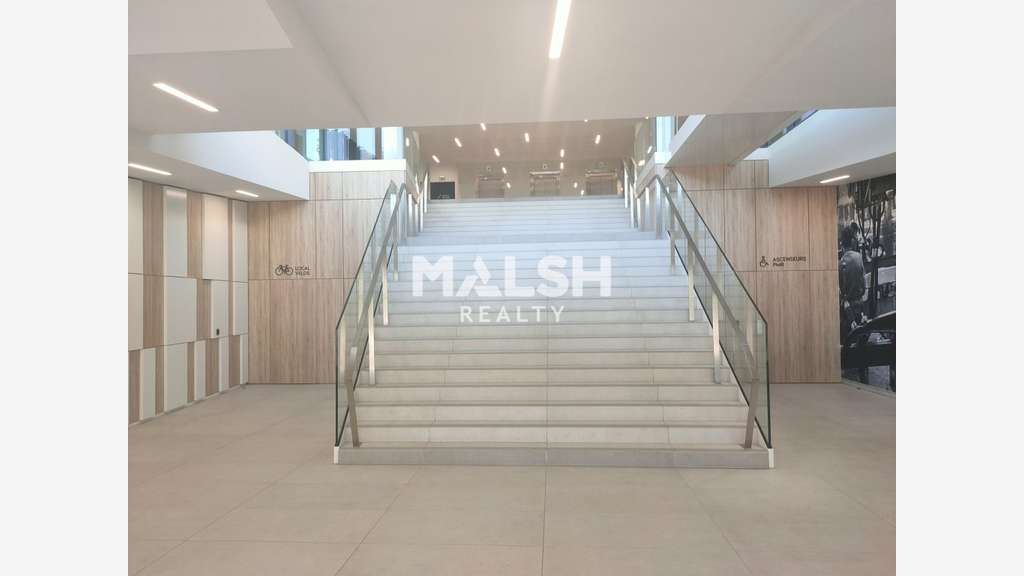 Bureaux de 5 227m² divisibles à louer à Venissieux