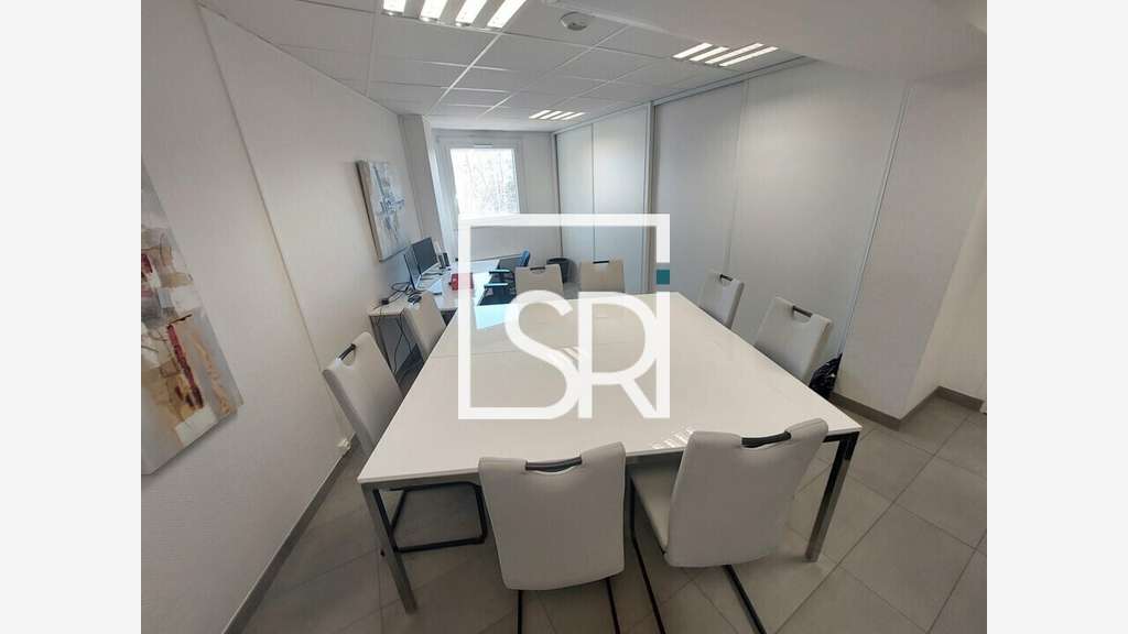 Vente bureaux 120m² à Clermont-Ferrand Les Salins