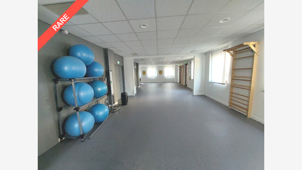 AV bureaux 3170m² div à Clermont-Ferrand Estaing