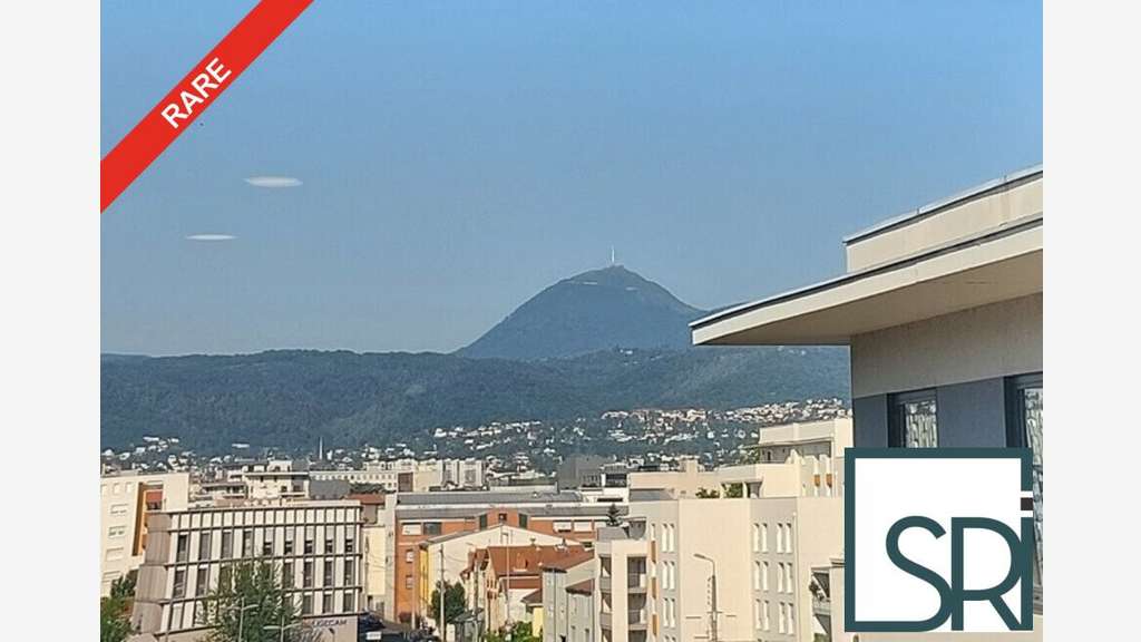 AV bureaux 3170m² div à Clermont-Ferrand Estaing