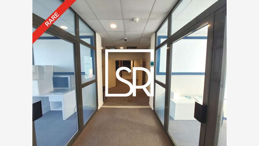 AV bureaux 3170m² div à Clermont-Ferrand Estaing