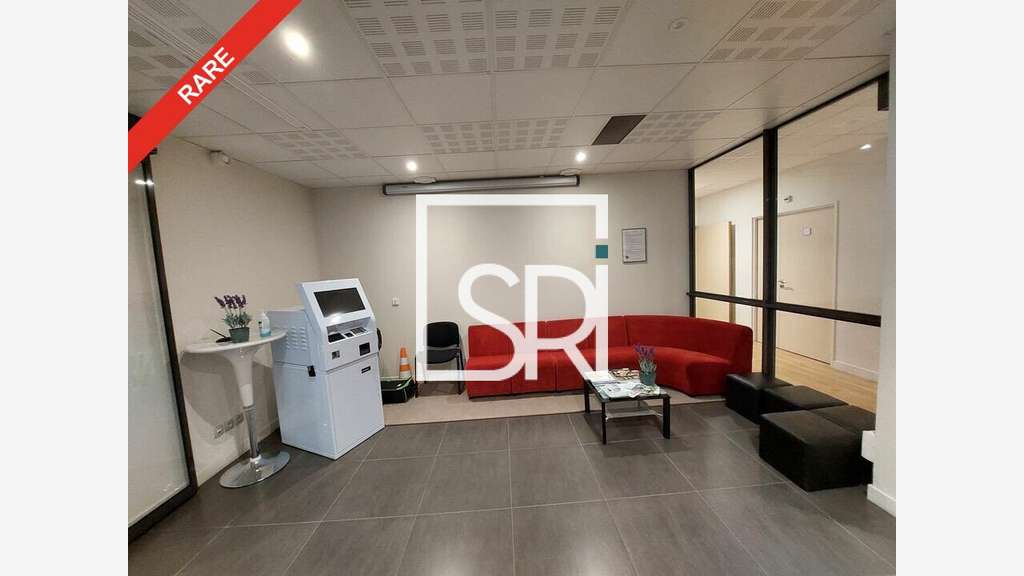 AV bureaux 3170m² div à Clermont-Ferrand Estaing