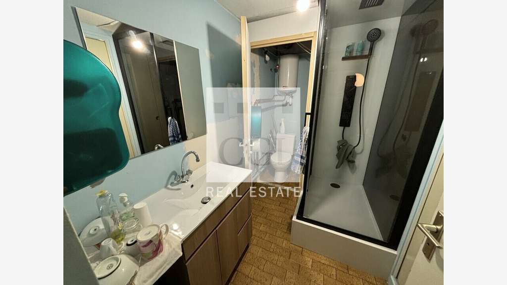 Vente bureaux cloisonnés en bon état 117m² à Bron
