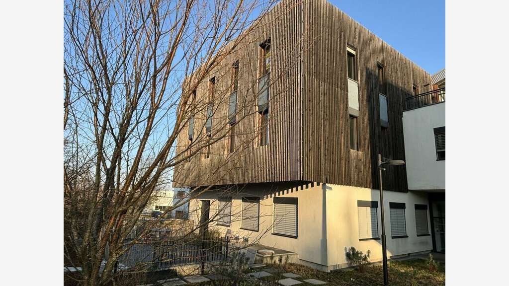 Bureaux 198m² à vendre à Saint Priest