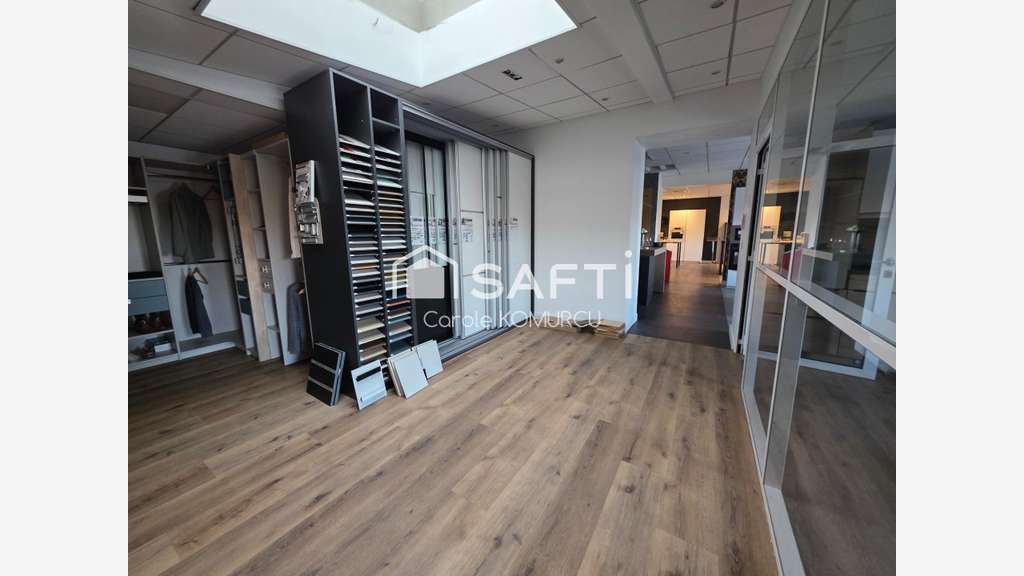 Vente bureaux 172m² R+1 à Achères Le Grand Cèdre