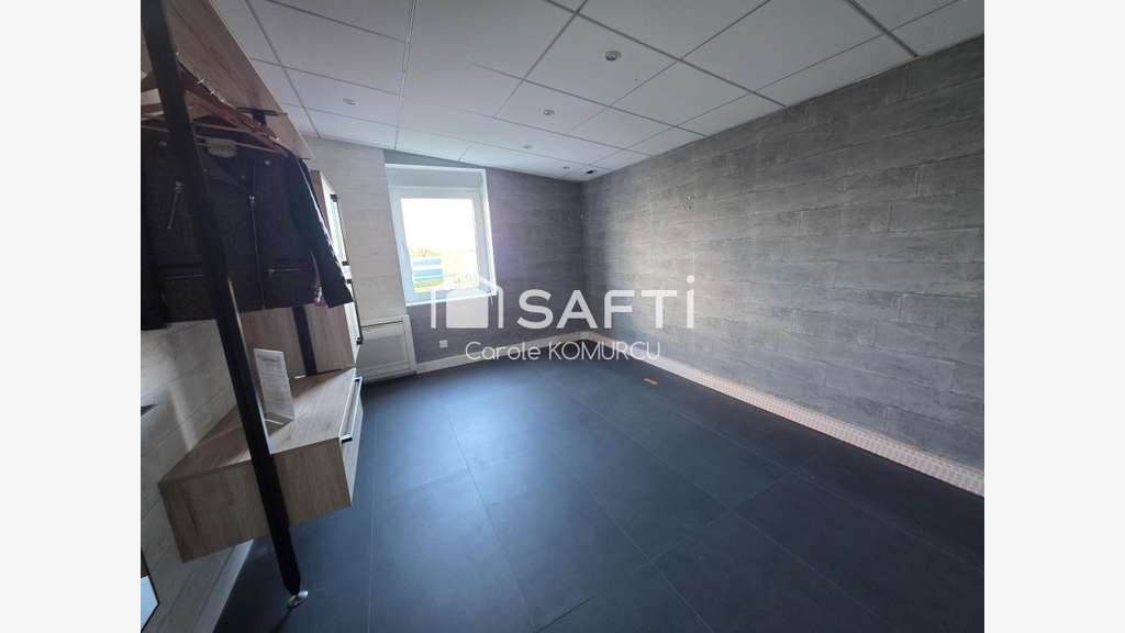 Vente bureaux 172m² R+1 à Achères Le Grand Cèdre