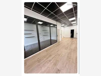 Vente bureaux 51.5m² rénovés Aix en pce les Milles