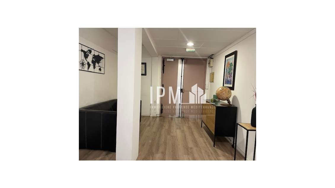 Bureaux à vendre 193 m2 Encagnane 13090 AIX
