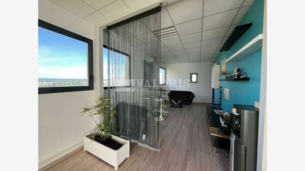 Bureaux 261m² à vendre au coeur de l'Arbois