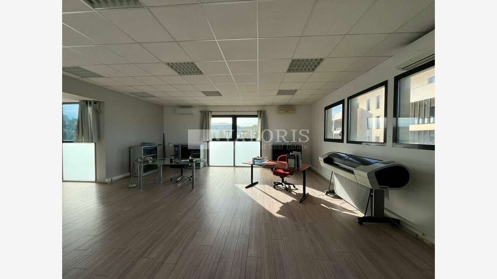 Bureaux 261m² à vendre au coeur de l'Arbois
