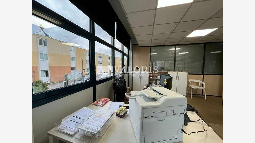 Bureaux 131m RDC à vendre ZI des Milles