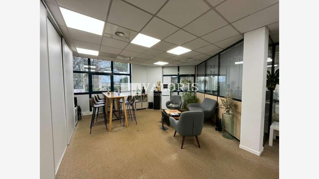 Bureaux 131m RDC à vendre ZI des Milles
