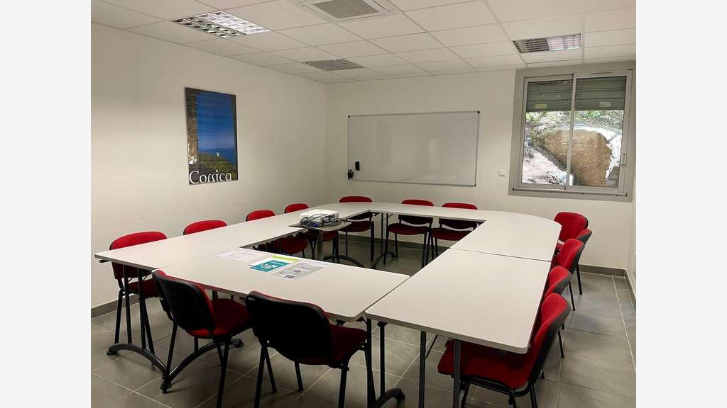 Cède bureaux de 226m² en RDC à Ajaccio prox centre