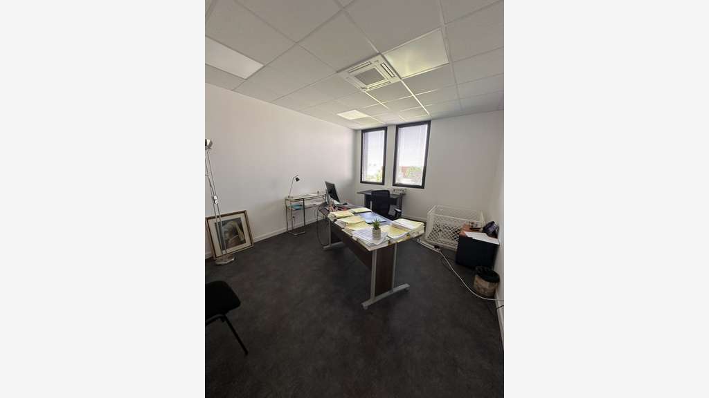 A vendre bureaux aménagés 289m² R+3 à Angers Sud