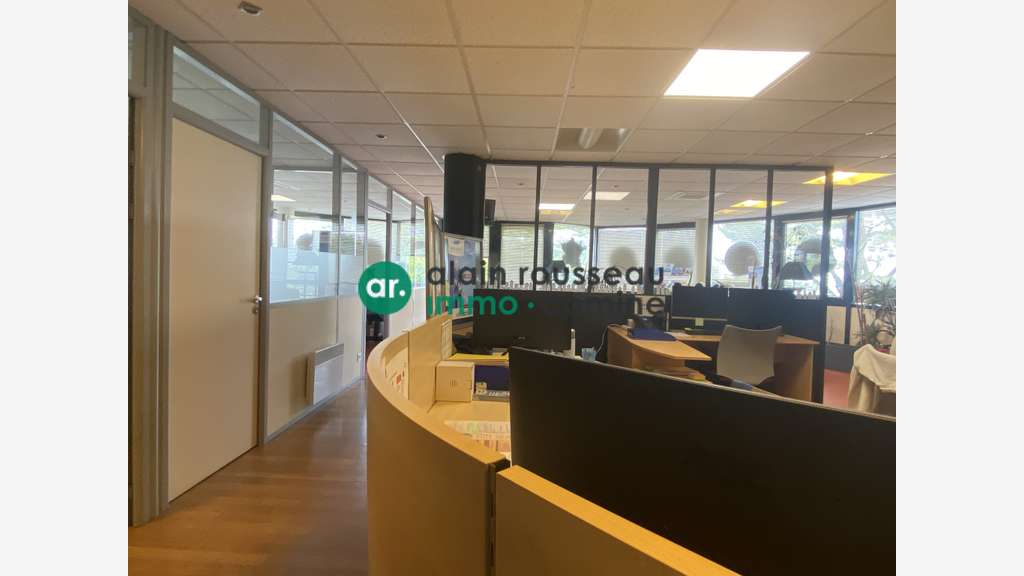A vendre bureaux 330m² secteur Lac de Maine