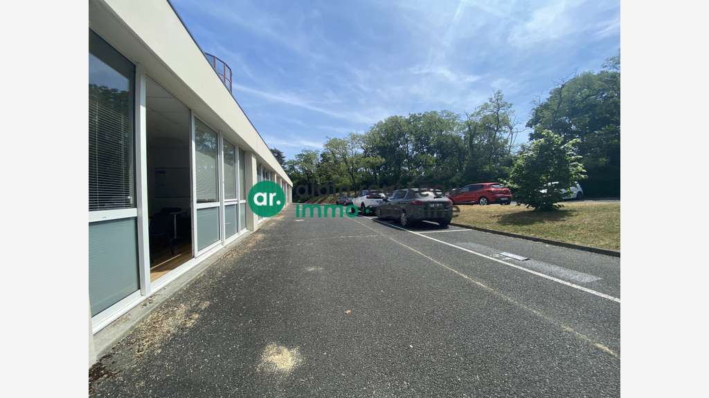 A vendre bureaux 330m² secteur Lac de Maine