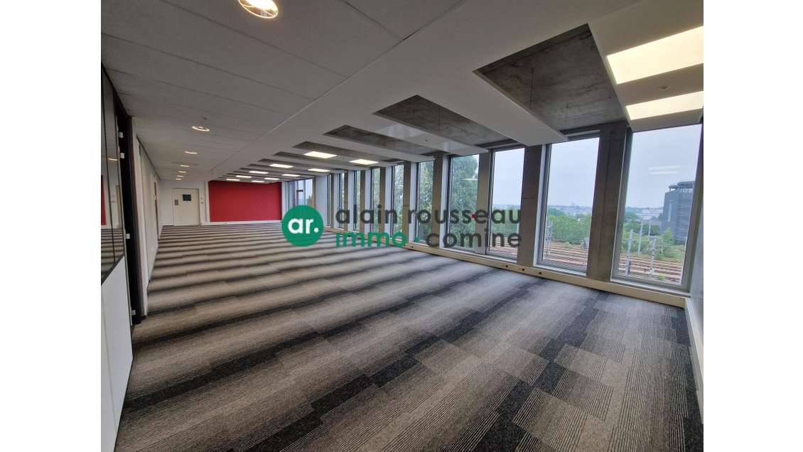 A vendre bureaux aménagés 594m² à Angers gare