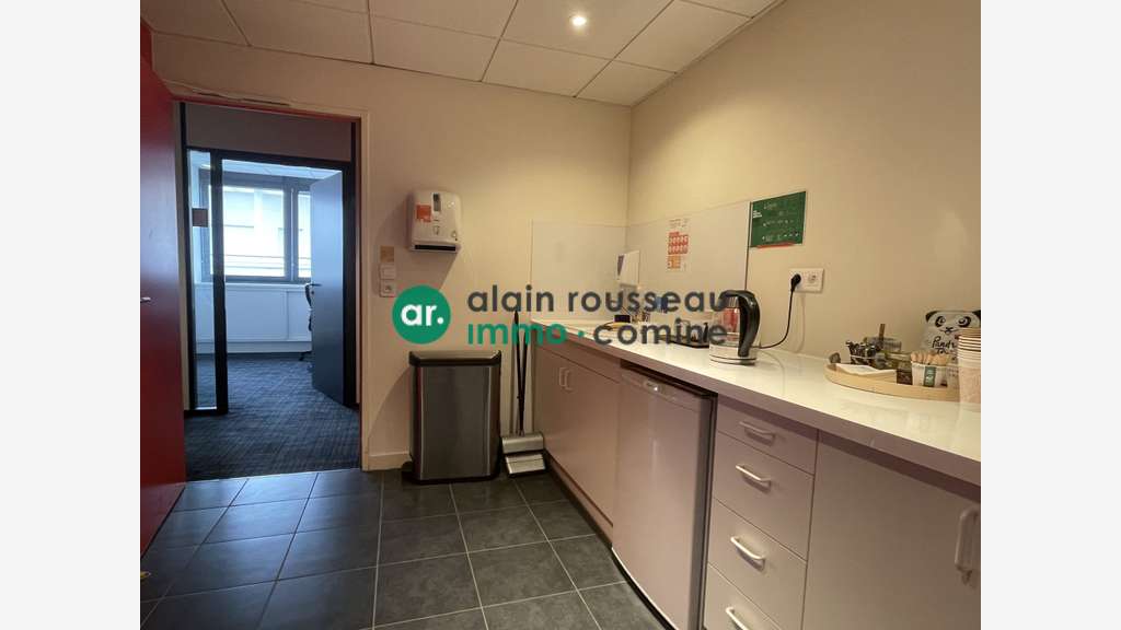 A vendre bureaux de 498m² à Angers Saint Serge