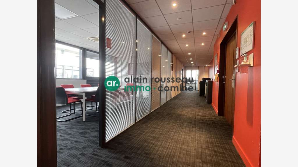 A vendre bureaux de 498m² à Angers Saint Serge