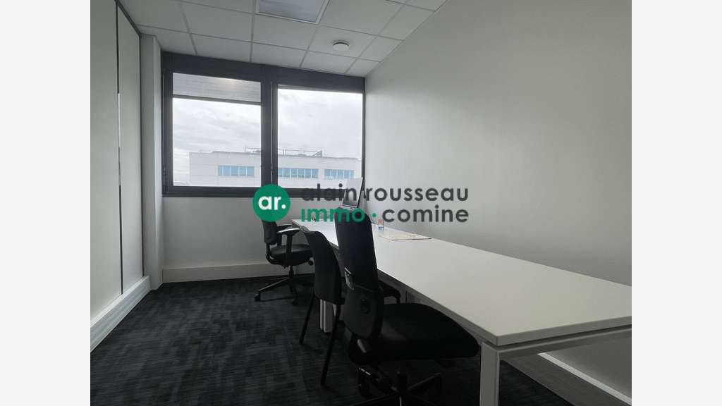A vendre bureaux de 498m² à Angers Saint Serge