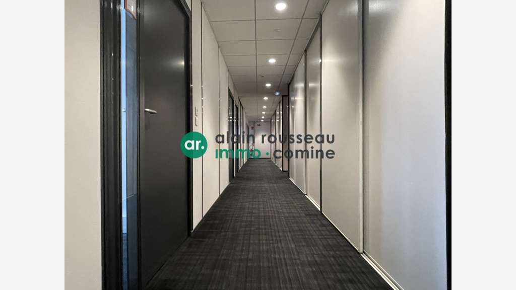 A vendre bureaux de 498m² à Angers Saint Serge
