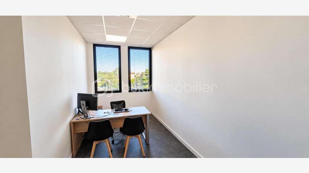 Vente bureaux de 289m² à Angers Orgemont