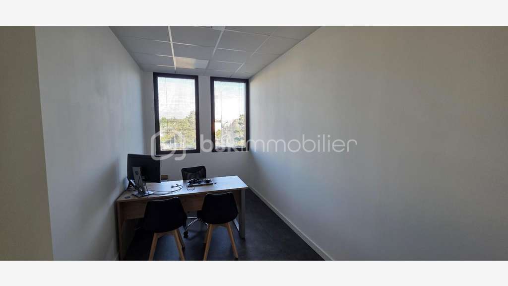Vente bureaux de 289m² à Angers Orgemont