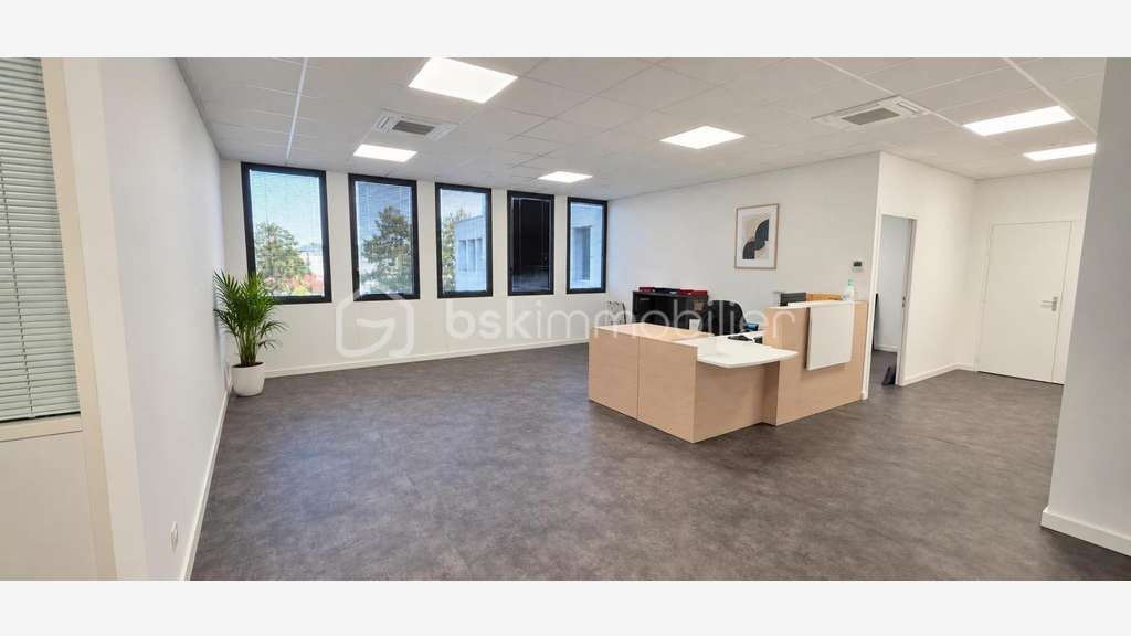 Vente bureaux de 289m² à Angers Orgemont