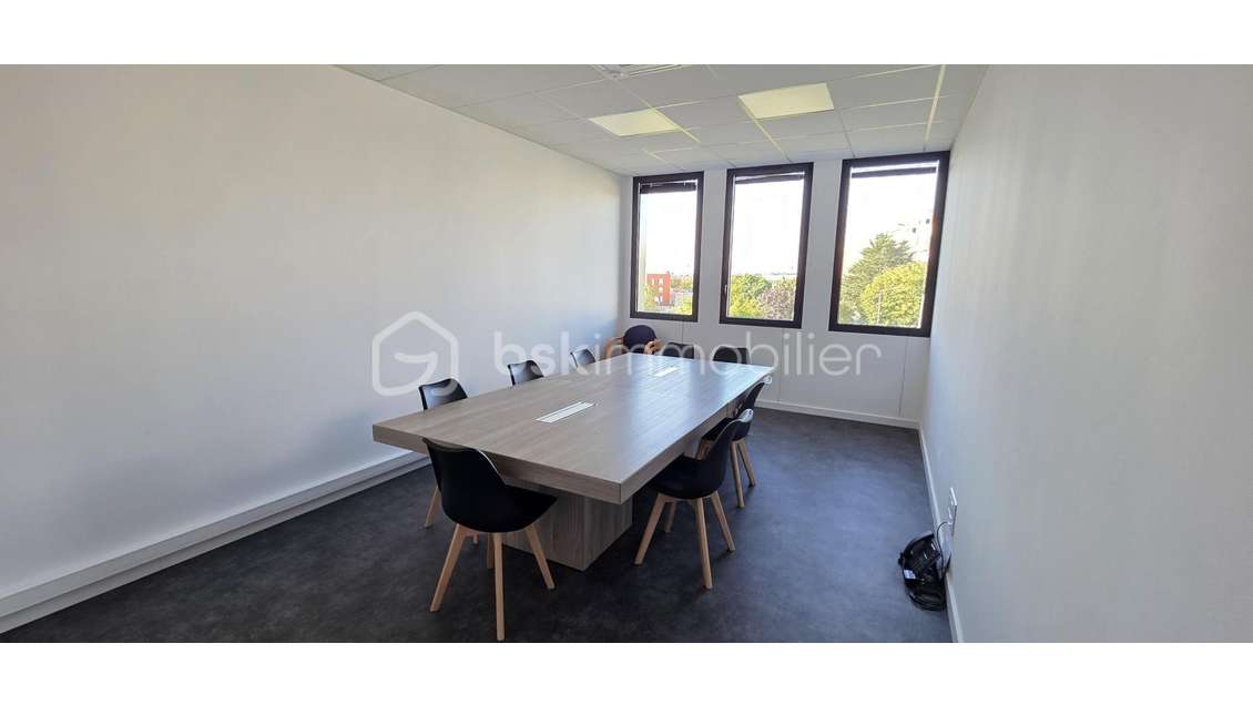 Vente bureaux de 289m² à Angers Orgemont