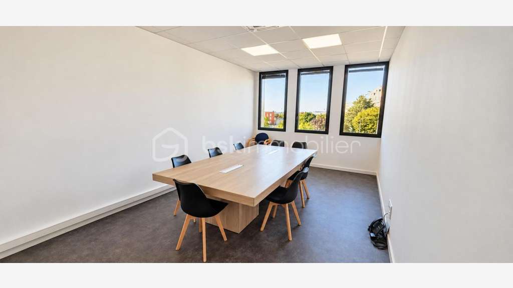 Vente bureaux de 289m² à Angers Orgemont