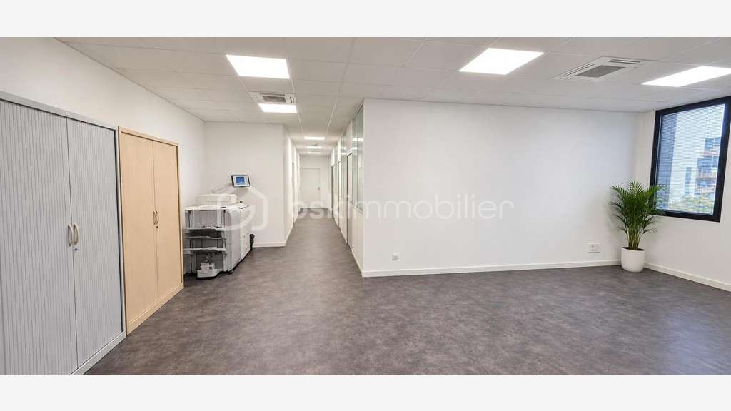 Vente bureaux de 289m² à Angers Orgemont
