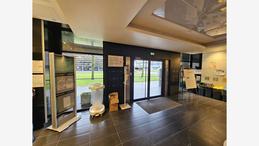Plateau de bureaux 460m² à vendre Angers St Serge