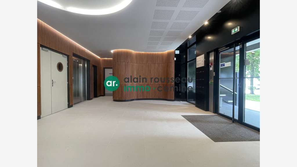 A vendre bureaux de 513m² à Angers Saint Serge