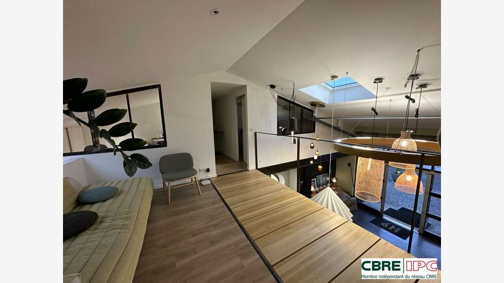 AV bureaux showroom 200m² à Anglet proche port