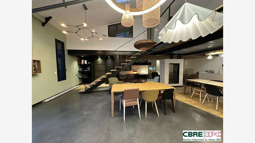 AV bureaux showroom 200m² à Anglet proche port