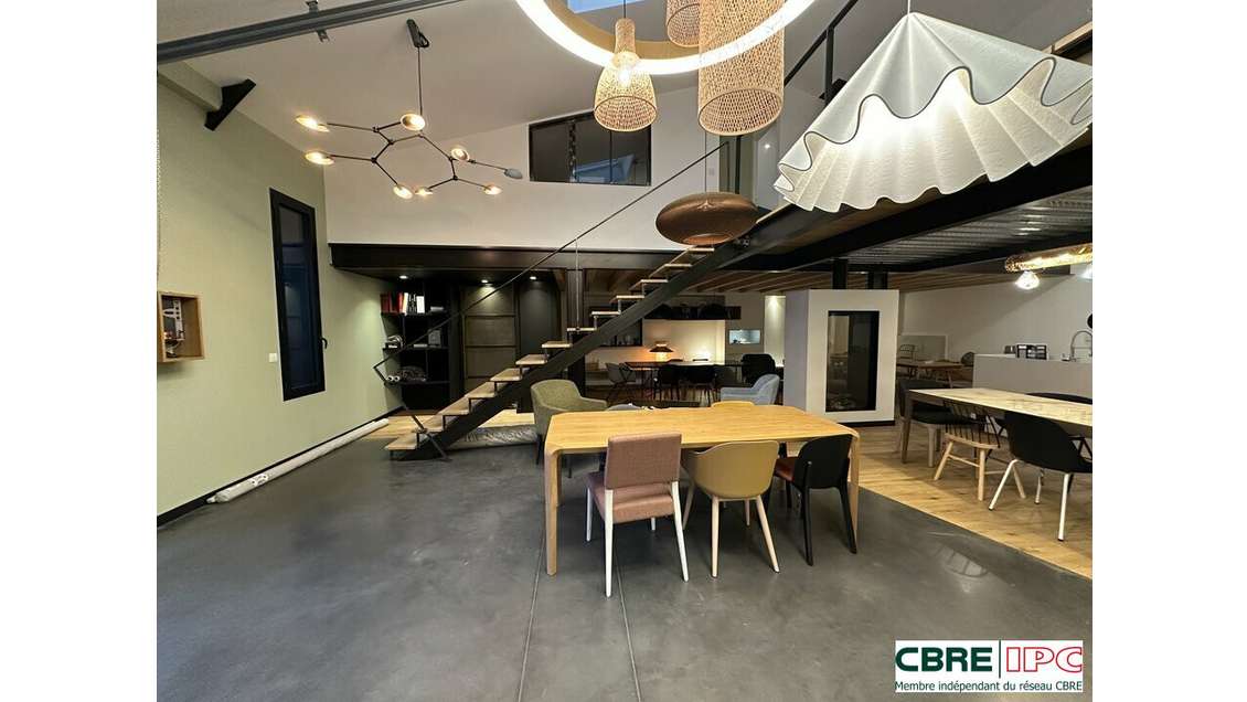 AV bureaux showroom 200m² à Anglet proche port