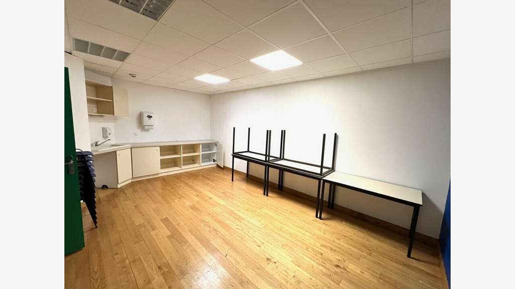 Local d'activité avec bureaux à vendre Angoulême 