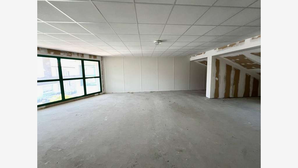 Local d'activité avec bureaux à vendre Angoulême 